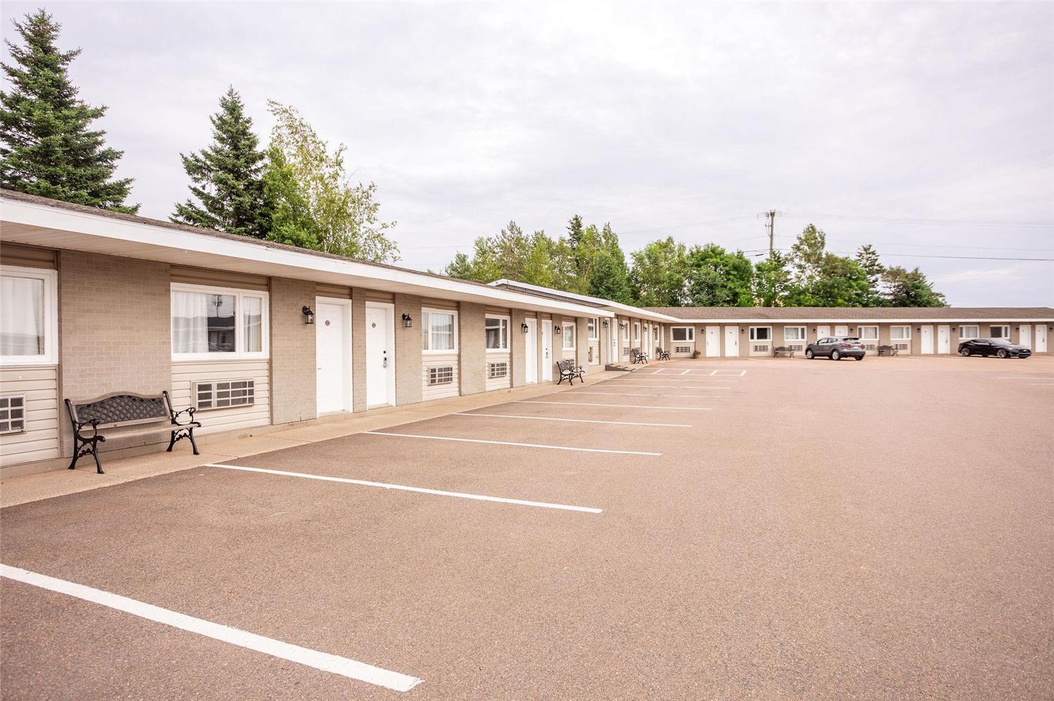 Canadas Best Value Inn & Suites Charlottetown 7/11