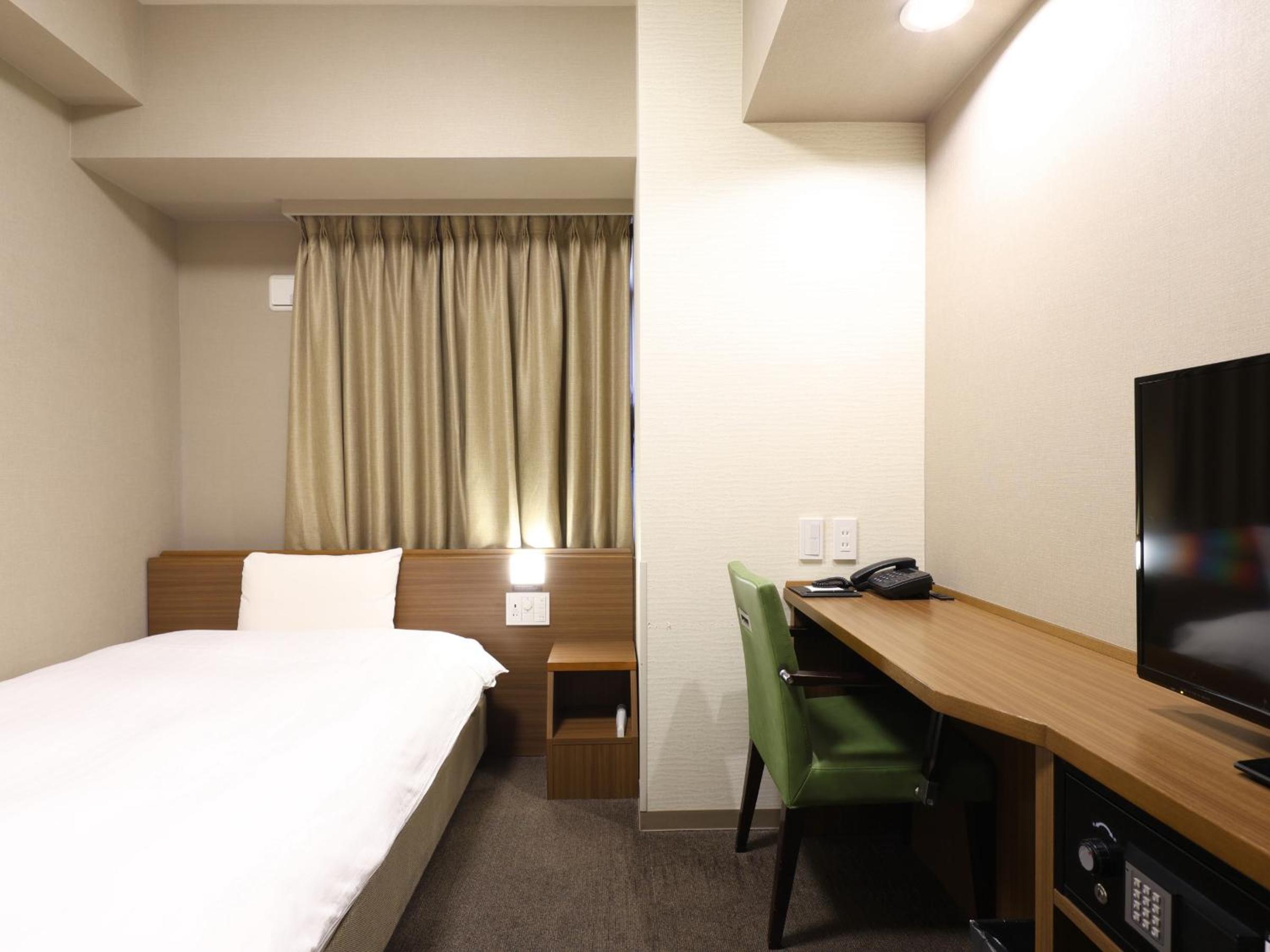 Room, Single, Semi Double Bed