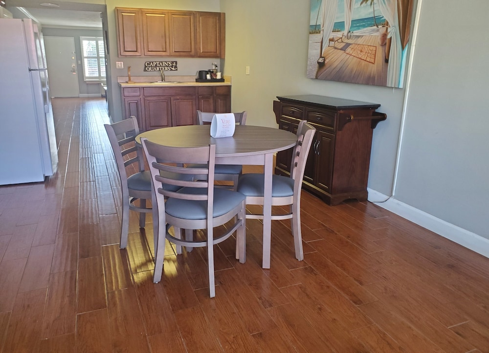 Vero Beach Inn & Suites 64/79