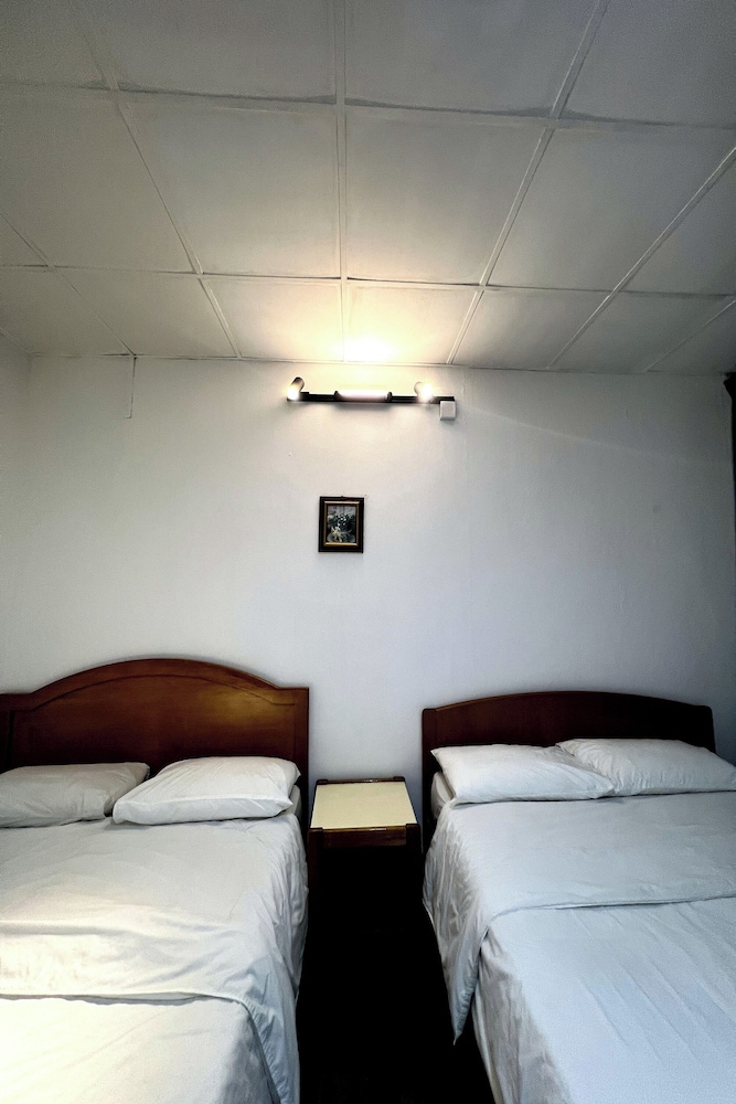 Madani Muslim Hotel 18/34