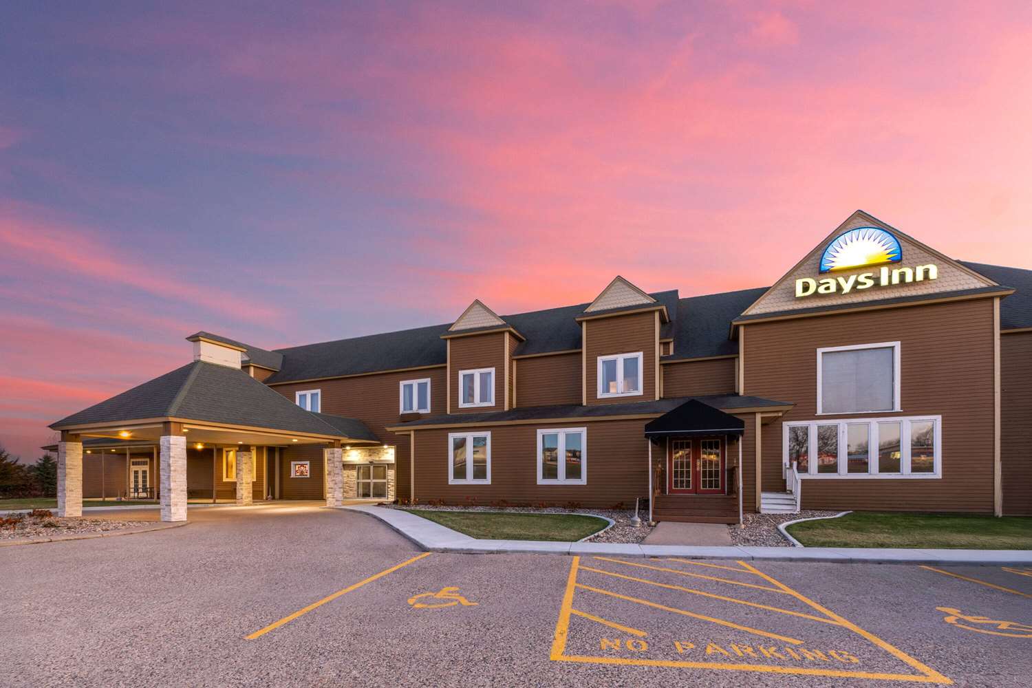 Days Inn by Wyndham Hutchinson 1/23