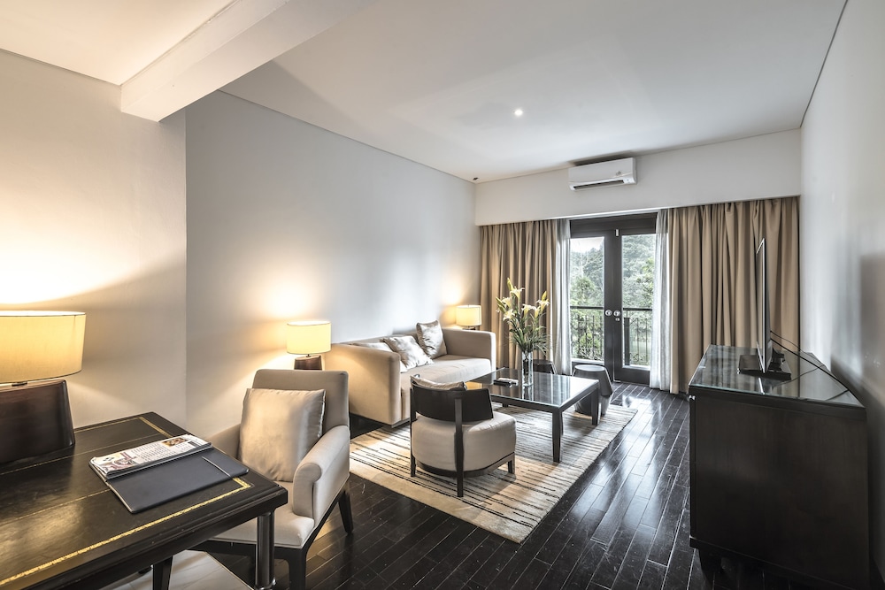 Lido Lake Resort by MNC Hotel 33/63