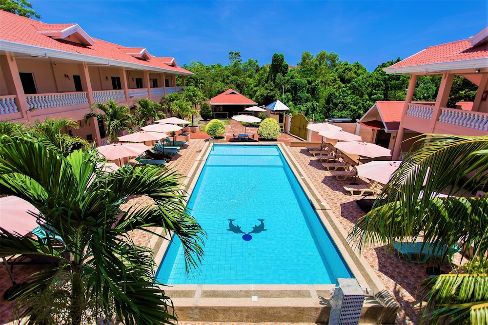 Conrada's Place Hotel And Resort 49/67