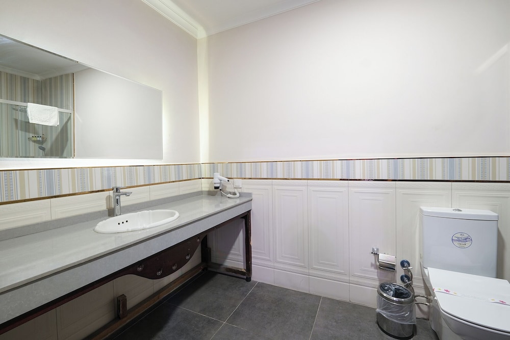 OTANTIK CLUB HOTEL 47/49