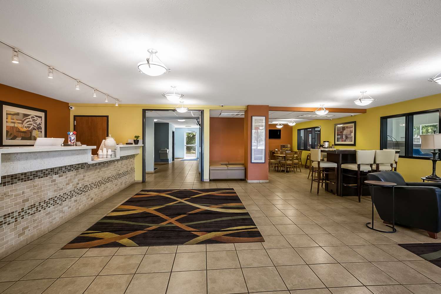 Americas Best Value Sandman Inn 7/37