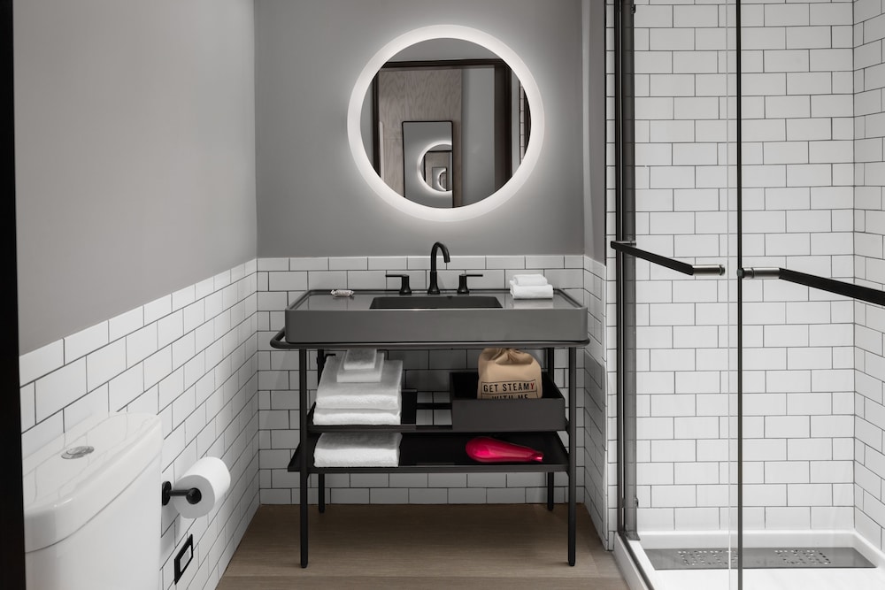 Moxy Houston Downtown 50/50