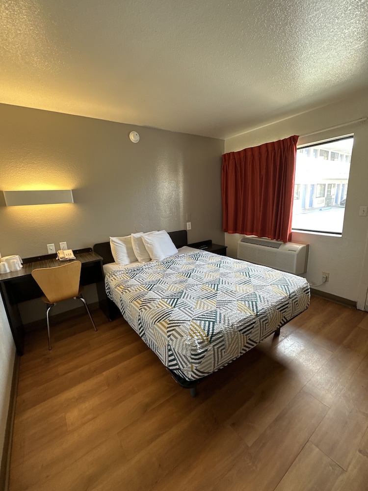 Motel6 San Diego Hotel Circle Mission Valley 19/61