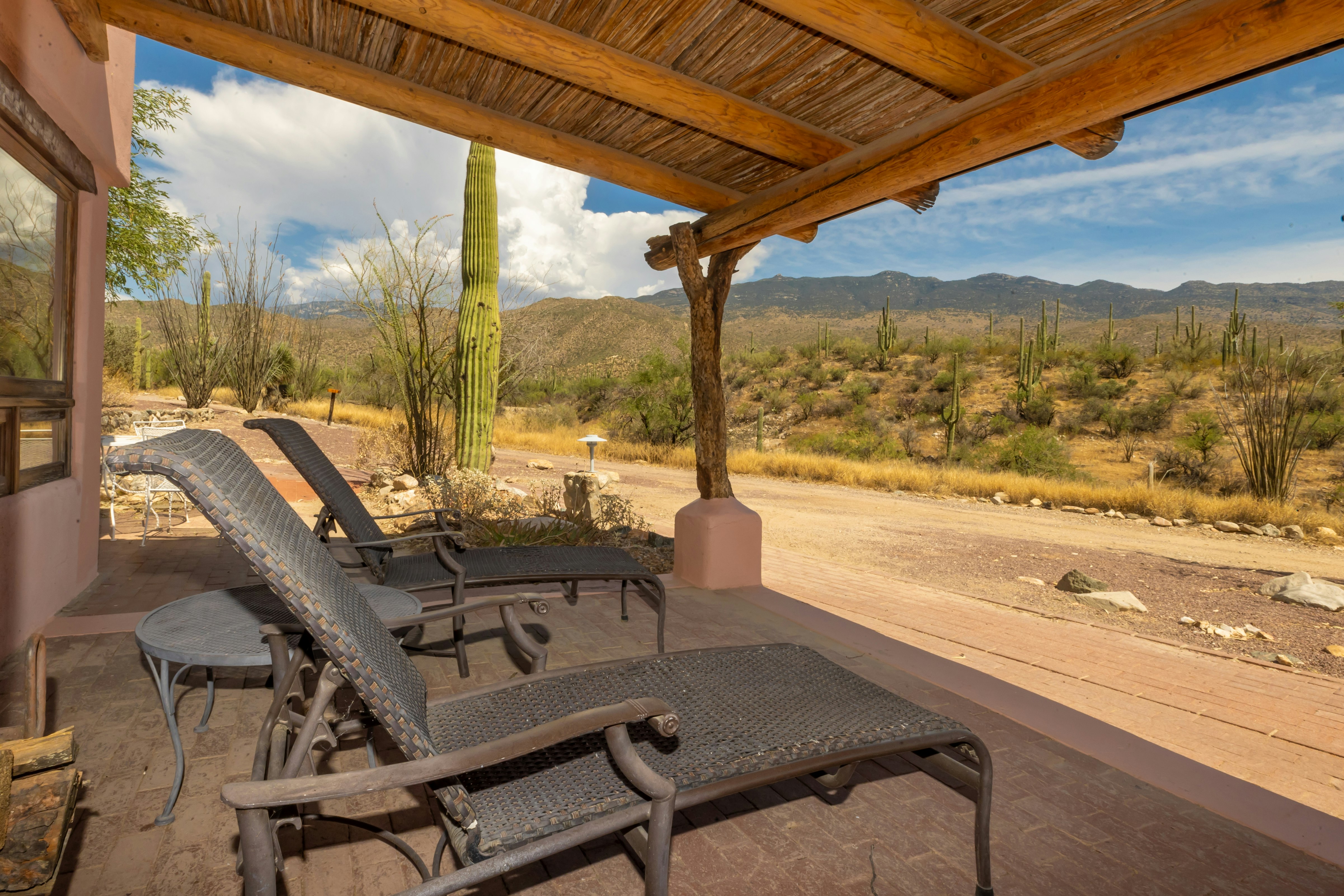 Tanque Verde Ranch 43/76