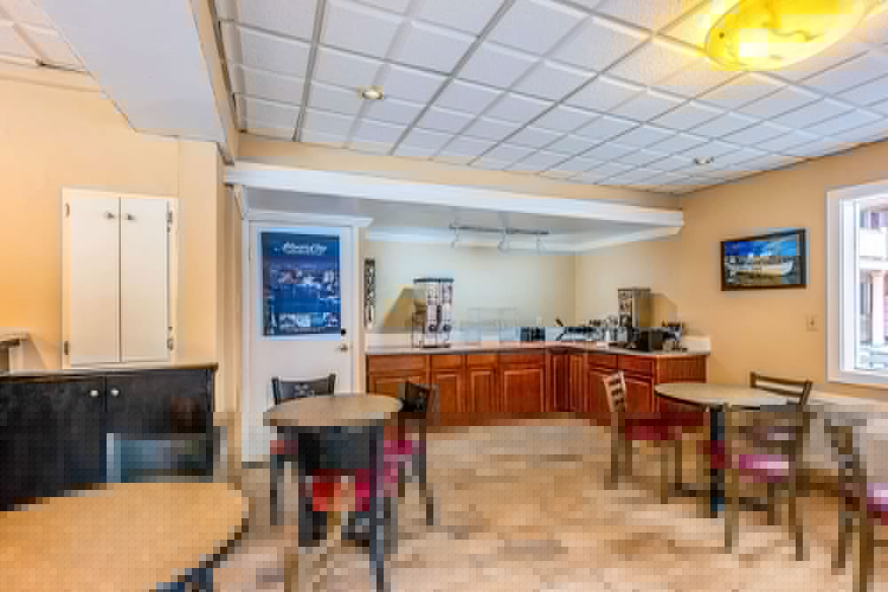 Econo Lodge Beach And Boardwalk 12/14
