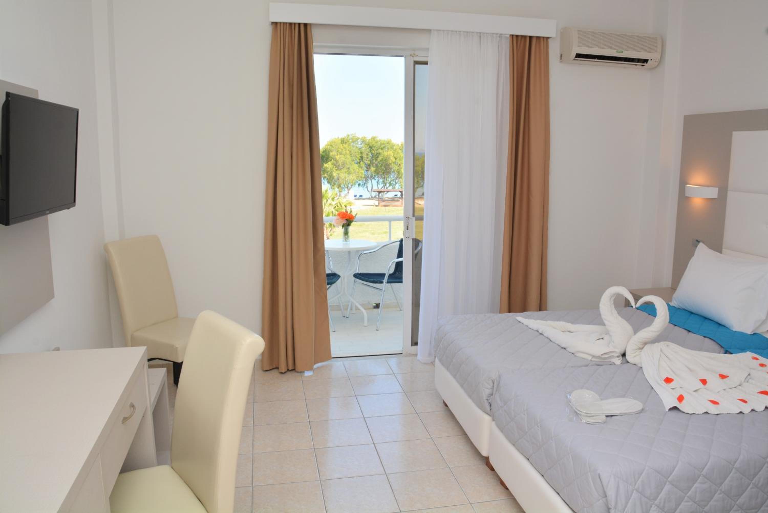 Standard, Double or Twin Bed, Sea View
