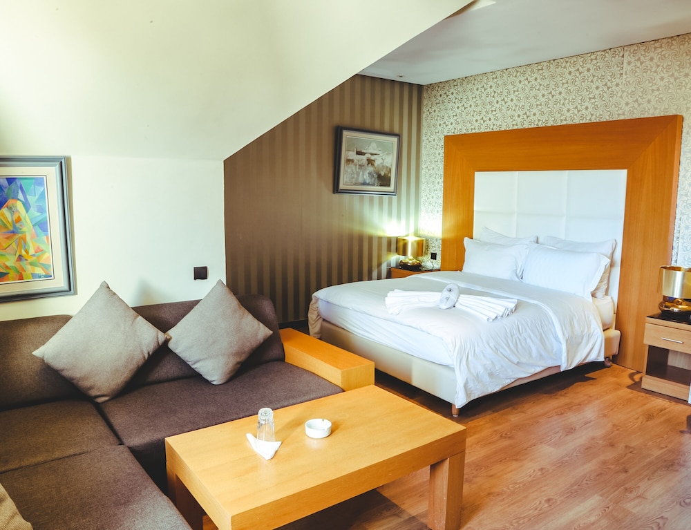 HOTEL PERCE NEIGE 11/22