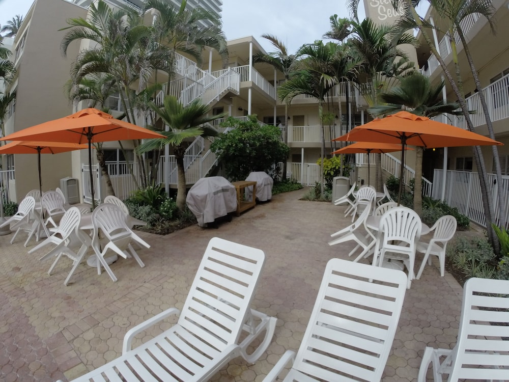 Silver Seas Beach Resort 1/67