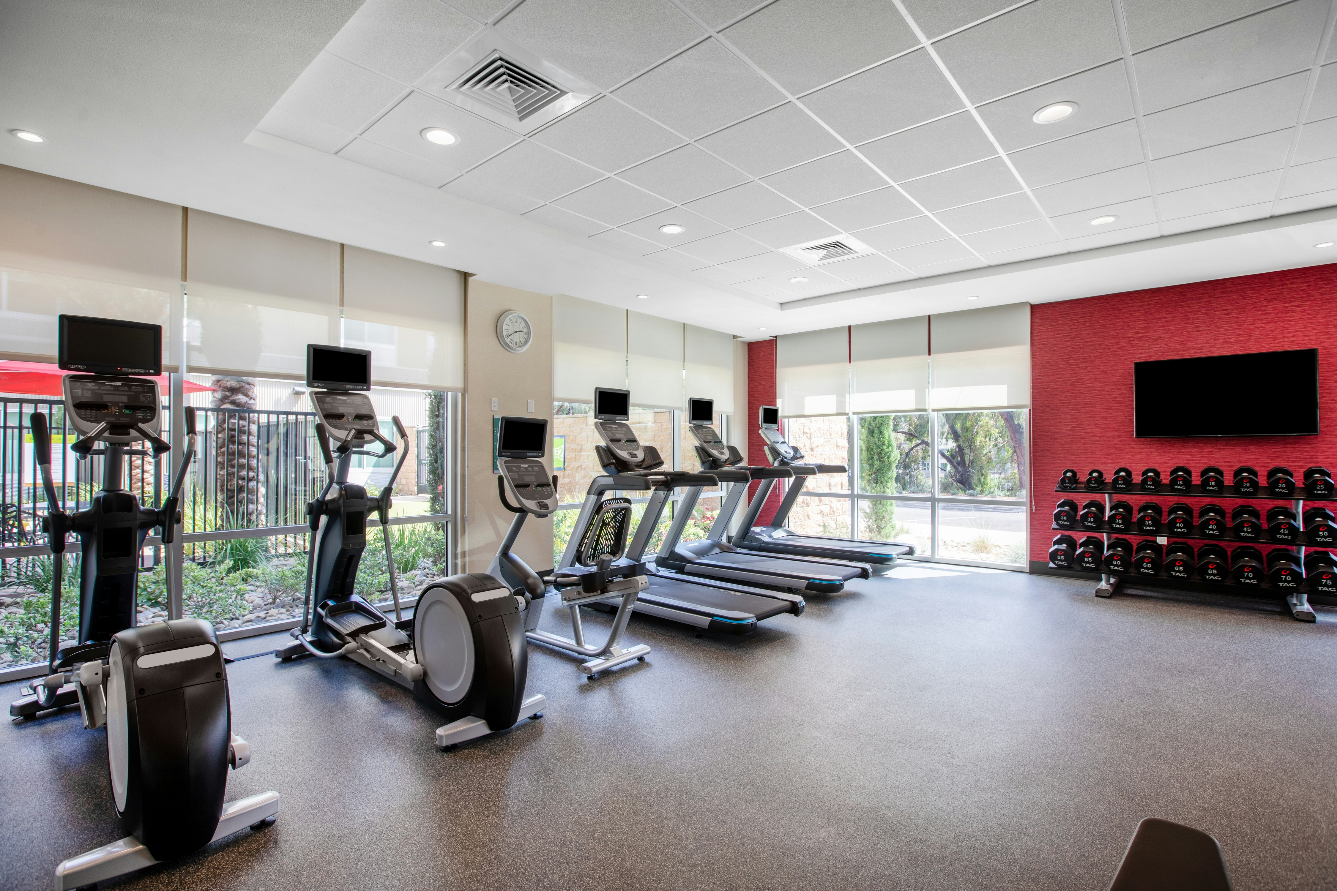 Home2 Suites By Hilton Carlsbad CA 17/44