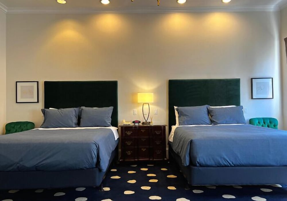 The Sterling Hotel 22/56