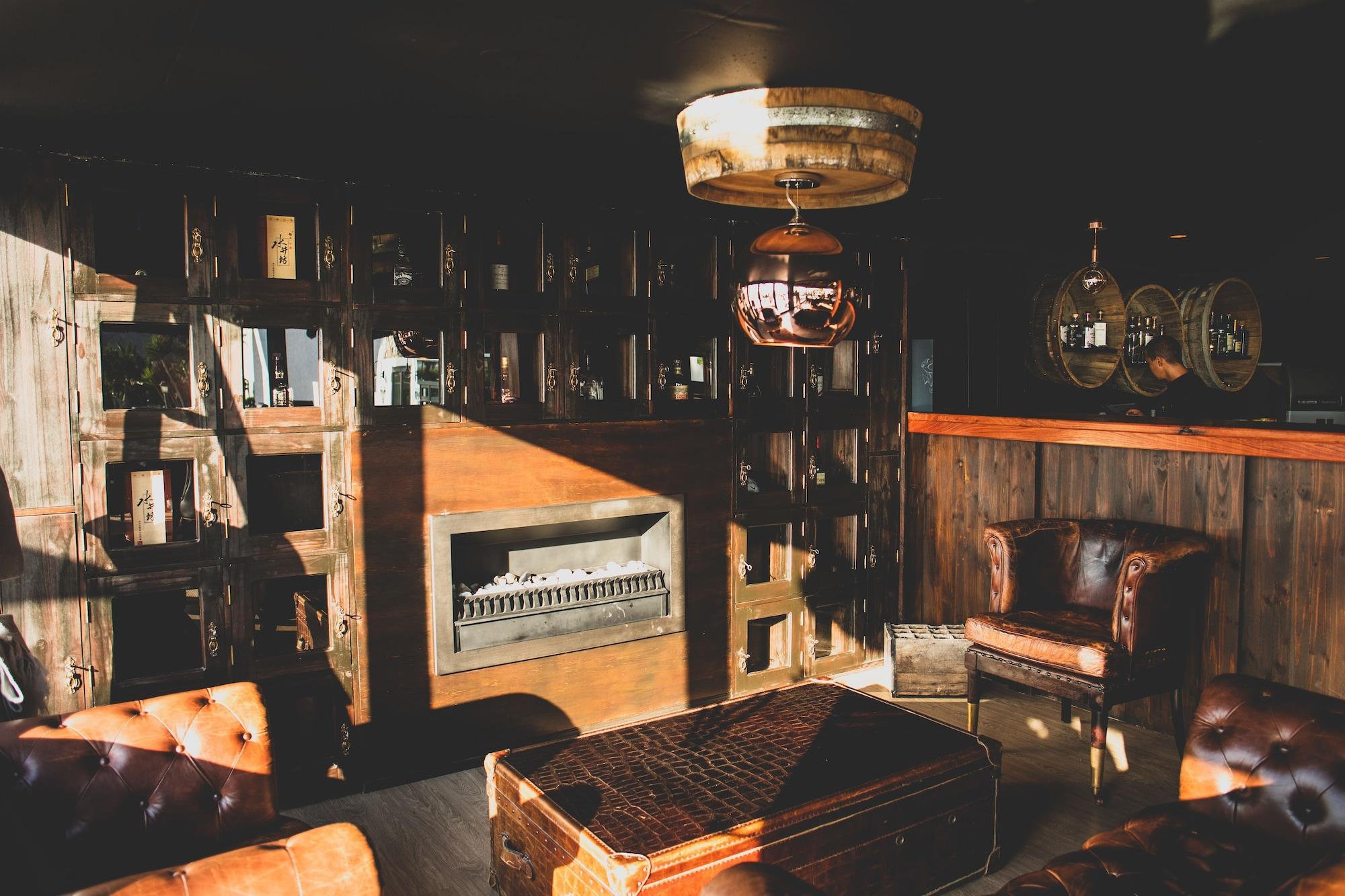 The Iris Boutique Hotel 11/17