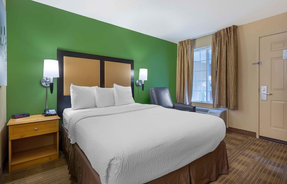 Extended Stay America Seattle-Bellevue-Factoria 33/54