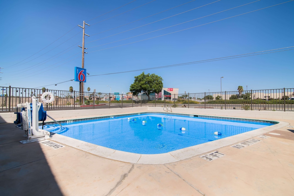 Motel6 Moreno Valley, CA - Perris 37/39