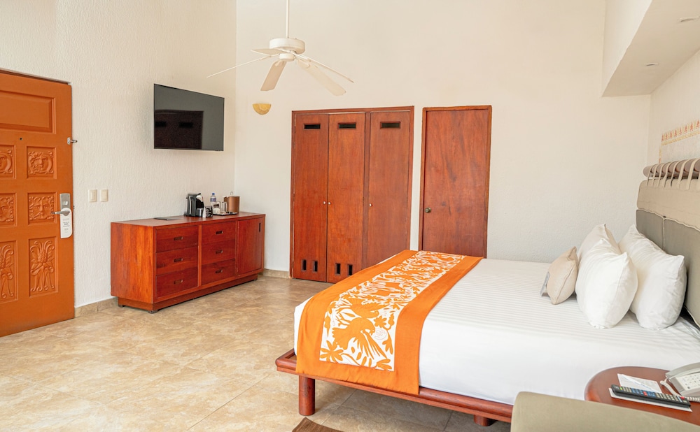 Brisas Beach Club, Deluxe, King Bed