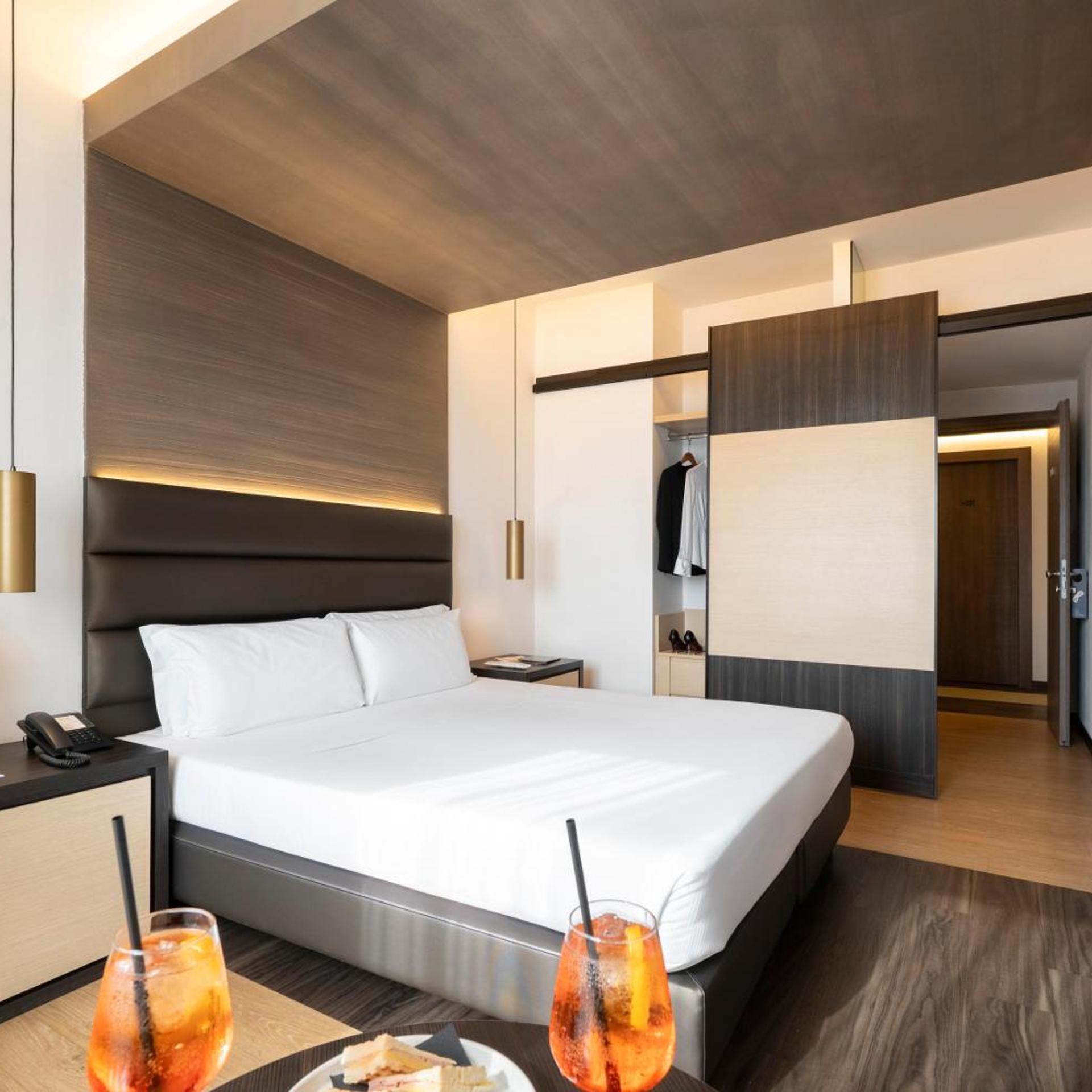 Comfort, Double or Twin Bed, Warmthotel 4/10