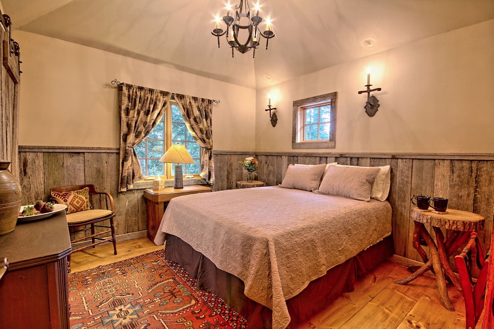 Lake Rabun Hotel Restaurant 13/50