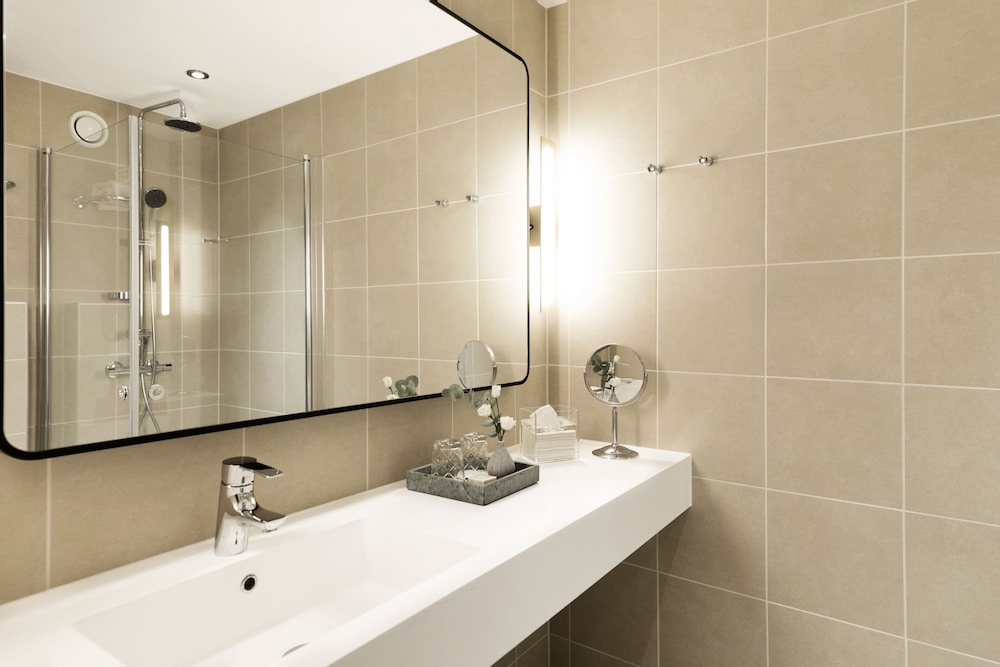 Elite Hotel Carolina Tower 58/62
