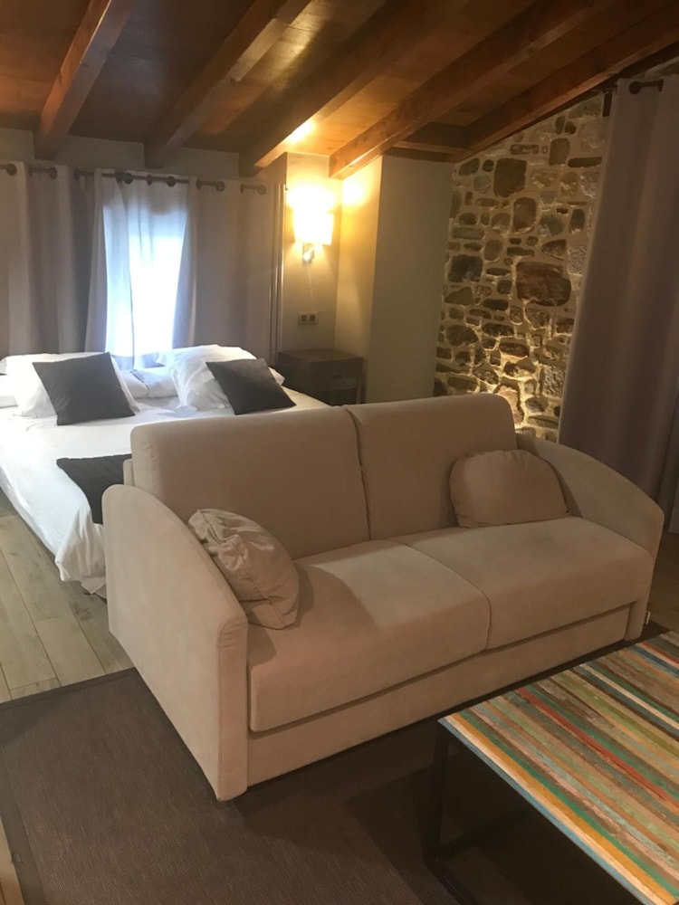 OSABARENA HOTELA 27/40