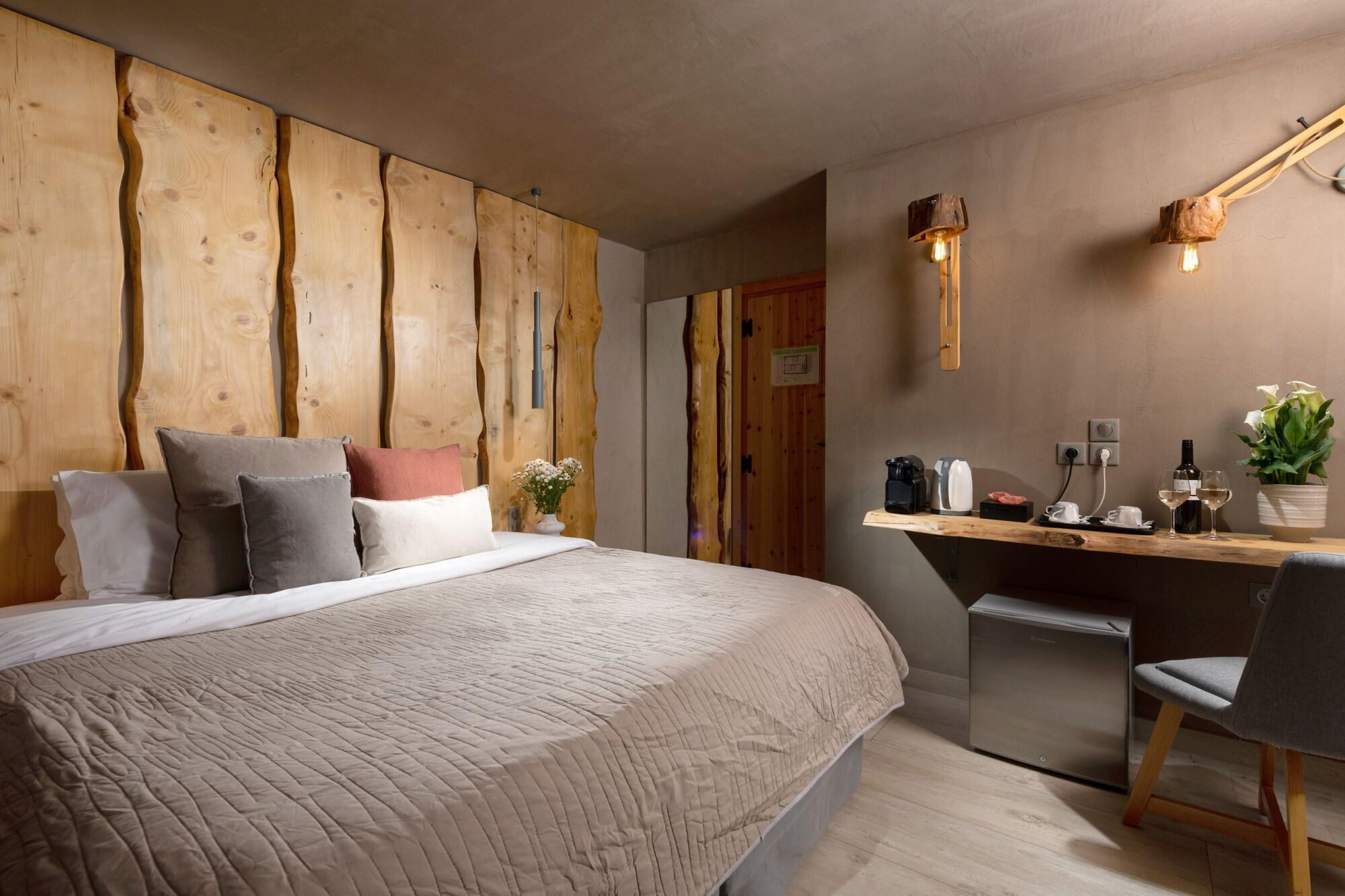 Wood, Junior Suite, Hot Tub