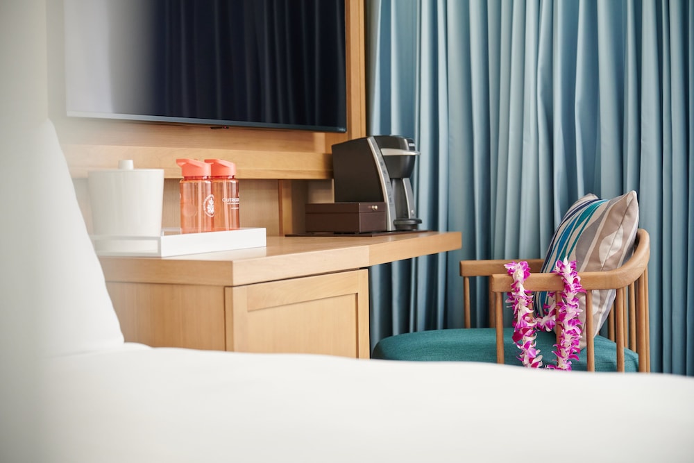 OUTRIGGER Reef Waikiki Beach Resort 10/86