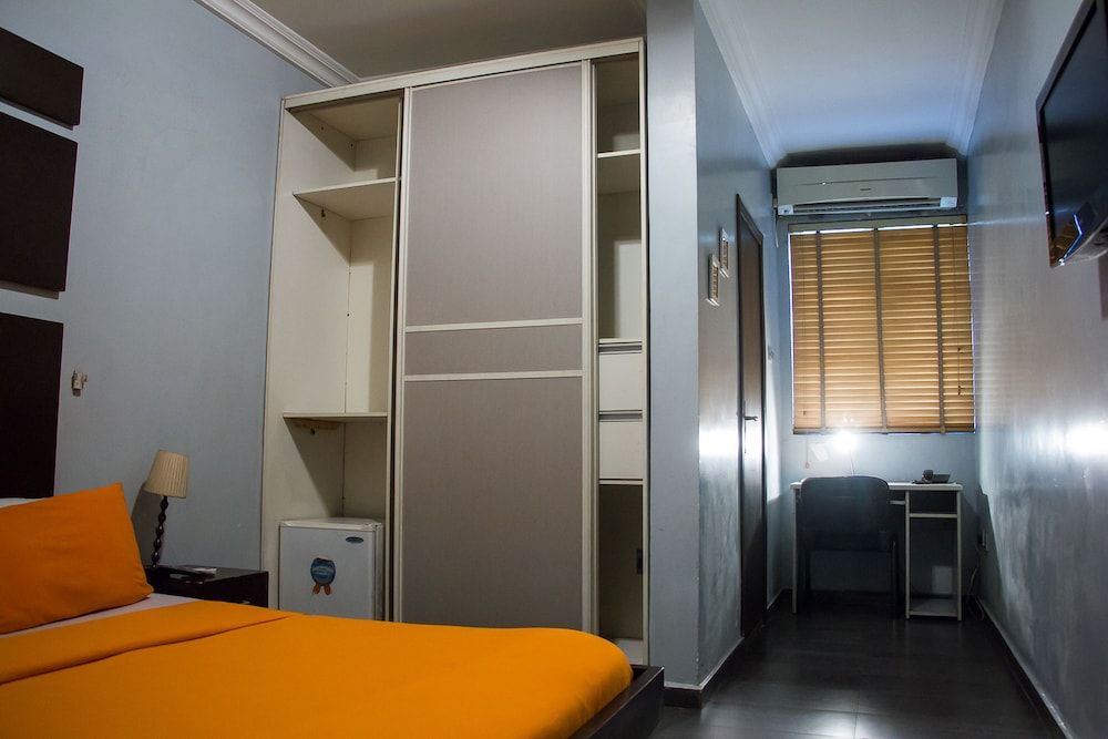 Precinct Comfort Services Ikoyi 9/25