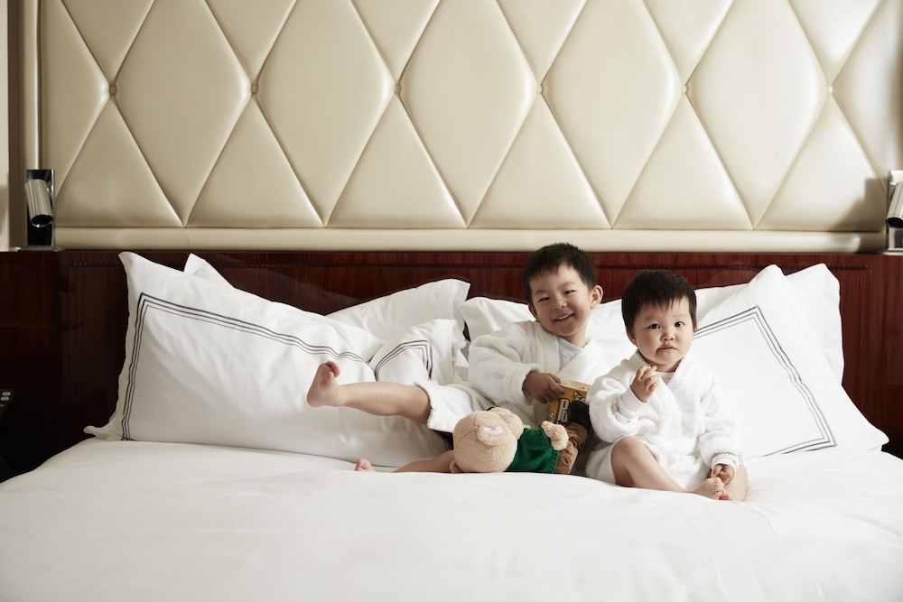 The Peninsula Shanghai 22/48