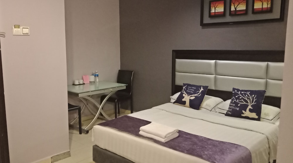 T Hotel 25/47