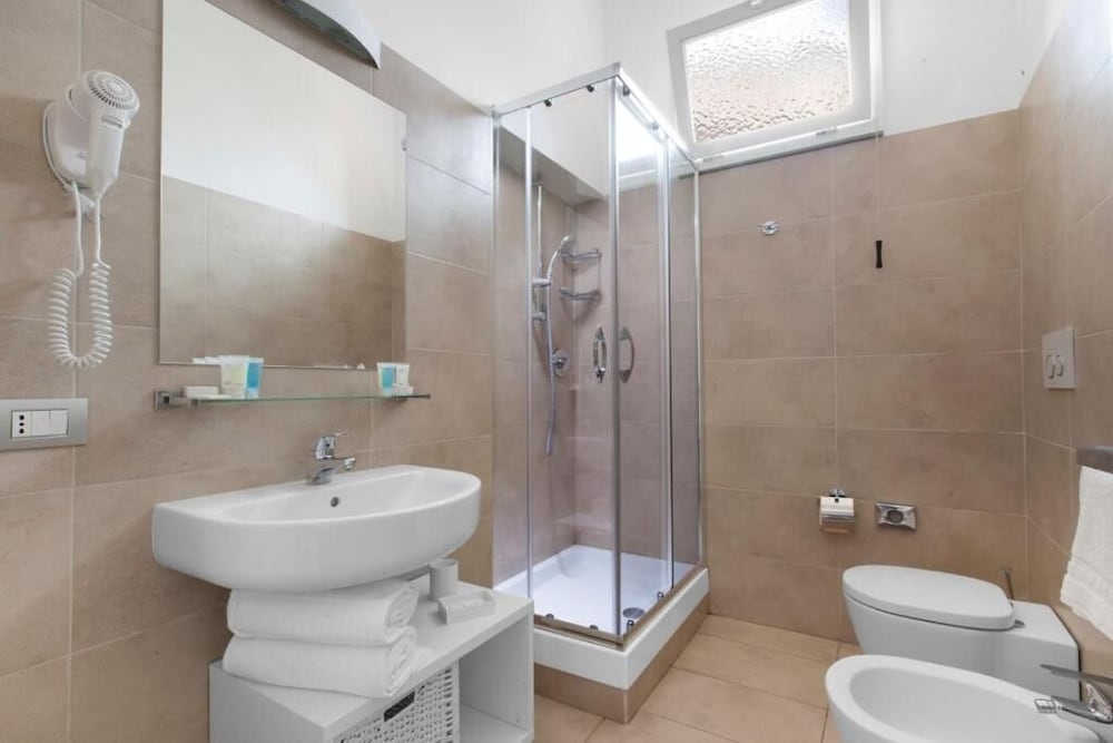 Oriana Homel Rome 50/50