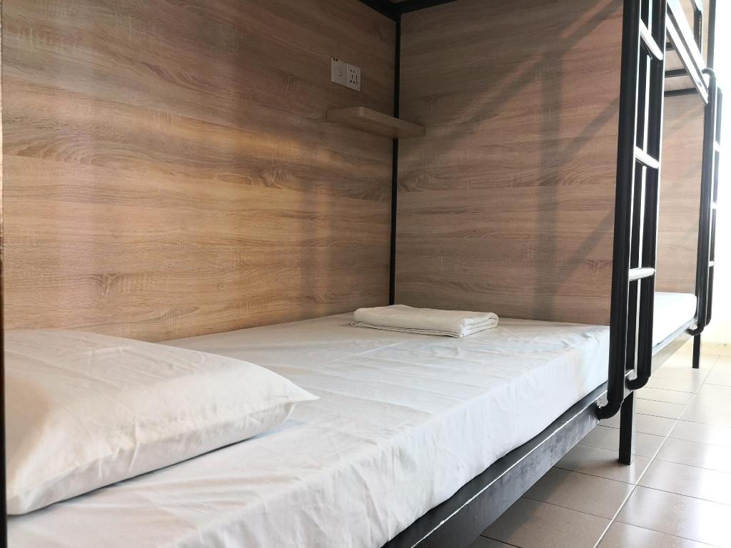 Mixed Dorm, 10 Beds, 5 Bunk Beds