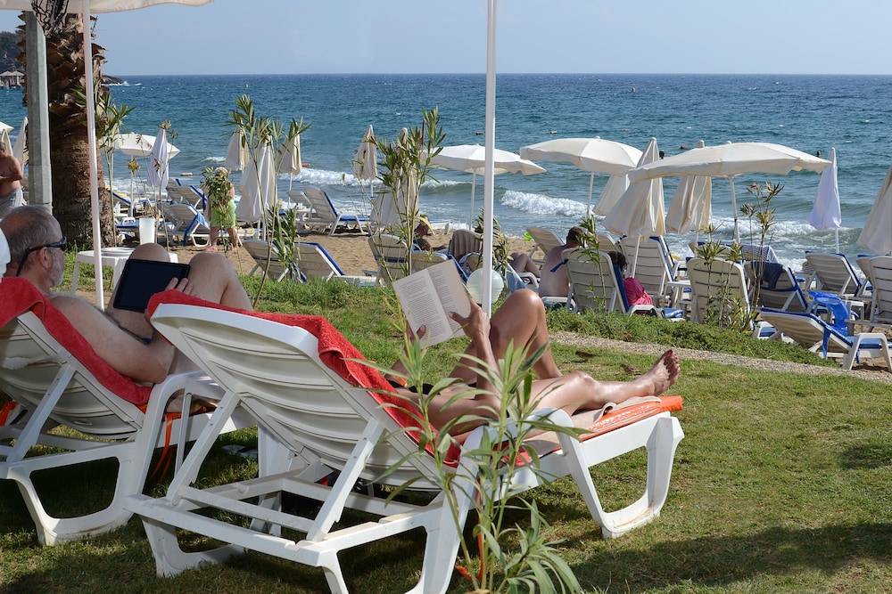 Notion Kesre Beach Hotel 50/54