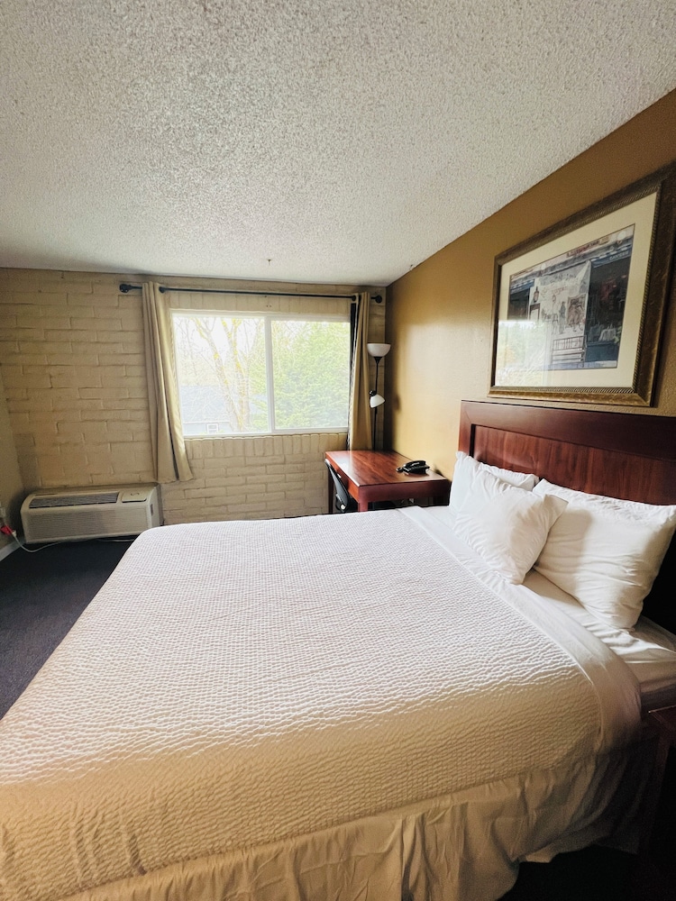 Travelodge by Wyndham Canyonville 7/45