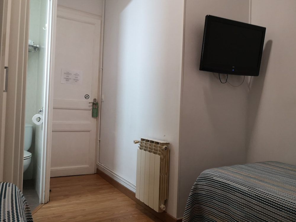 Hostal Lesseps 46/60