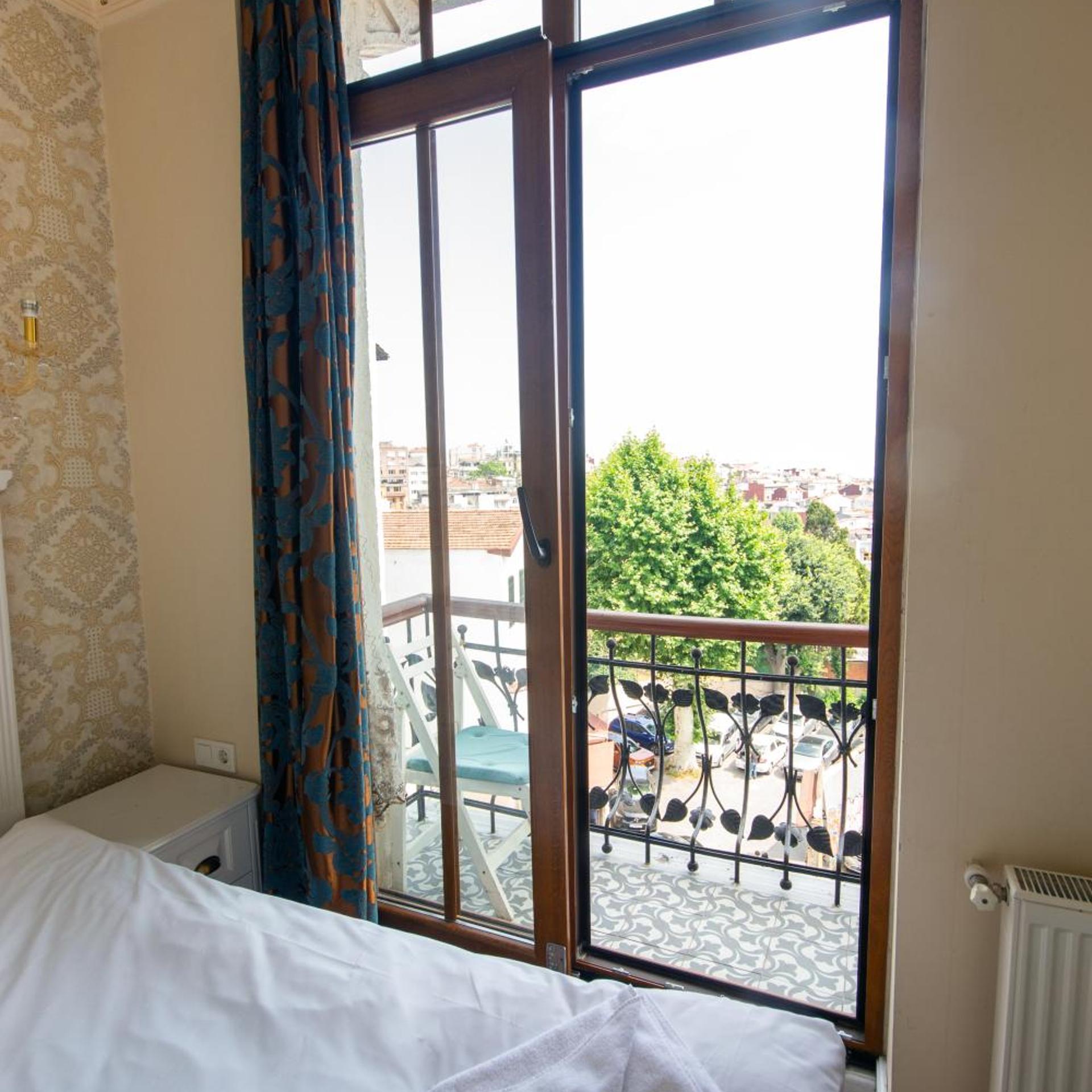 IQ Hotel Galatasaray 11/26