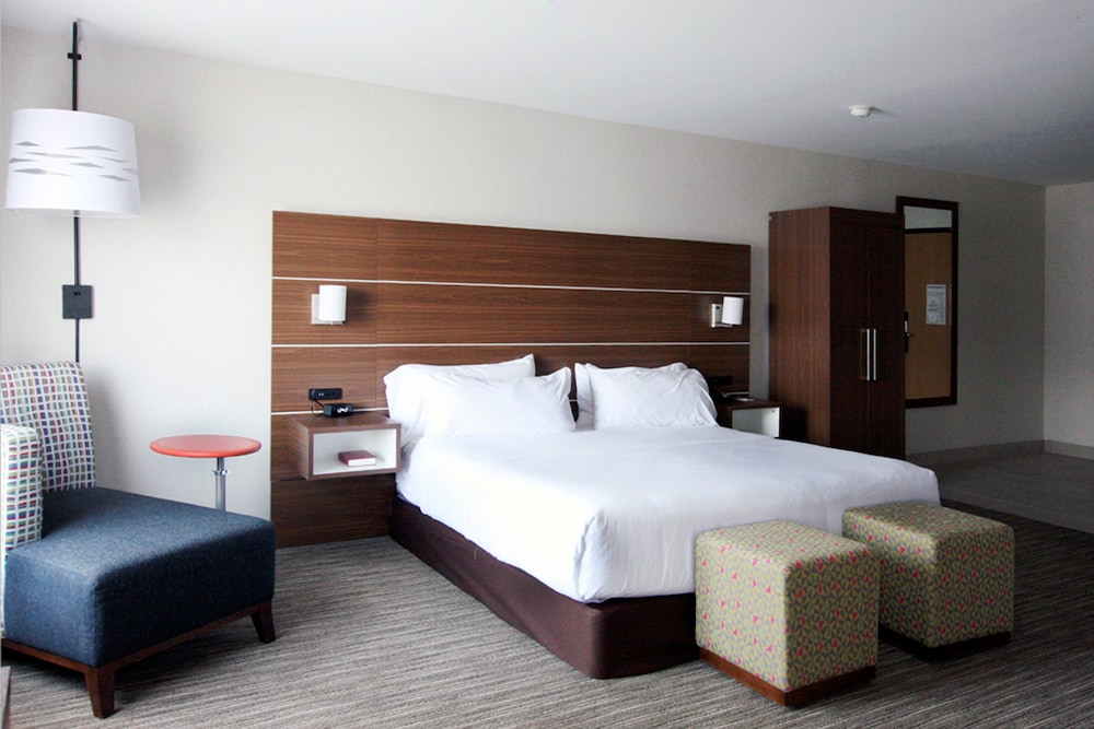 Holiday Inn Express Branford-New Haven 21/59