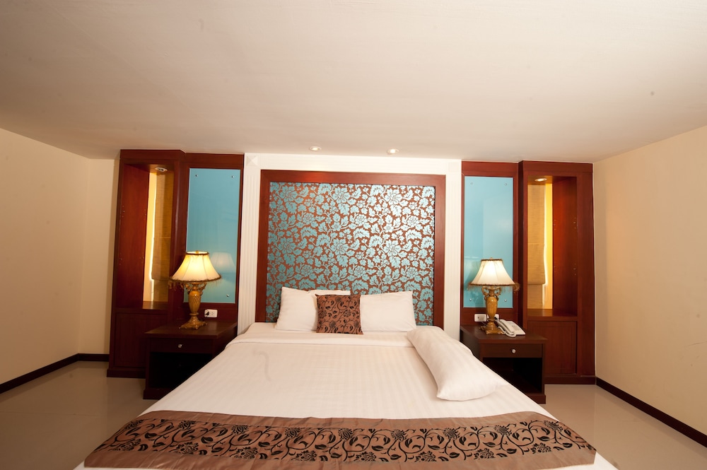 Convenient Grand Plus Hotel Suvarnabhumi 15/44
