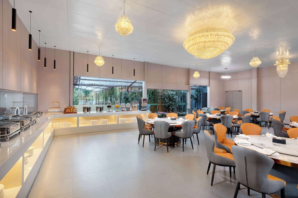 Days Inn by Wyndham Kunming Airport Economic Zone 23/24