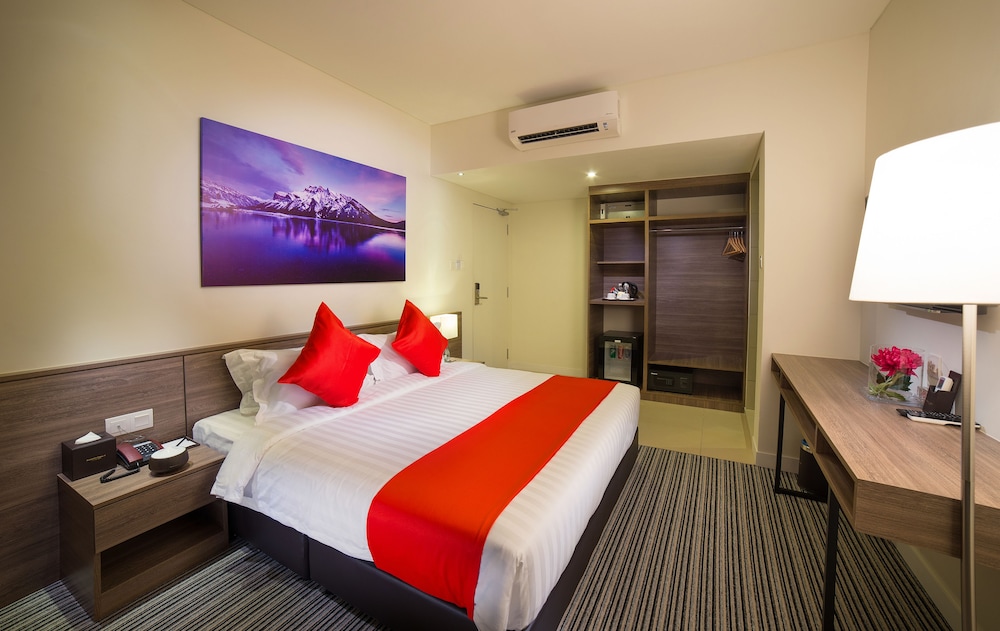 Riccarton Capsule Hotel 10/26
