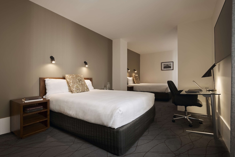 The Victoria Hotel Melbourne 18/68