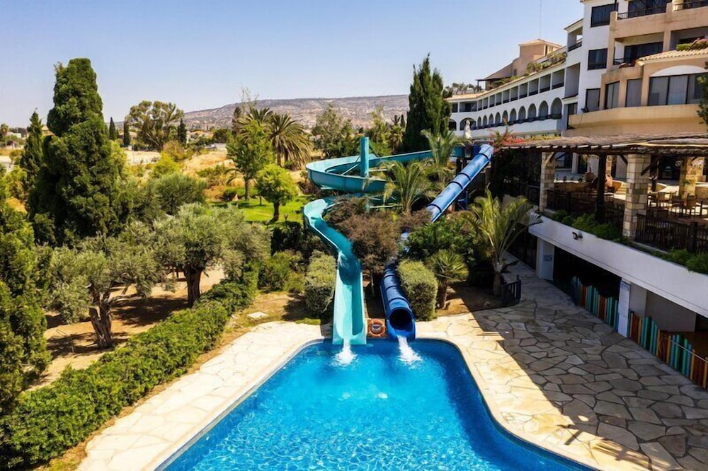 Coral Beach Hotel and Resort 89/95
