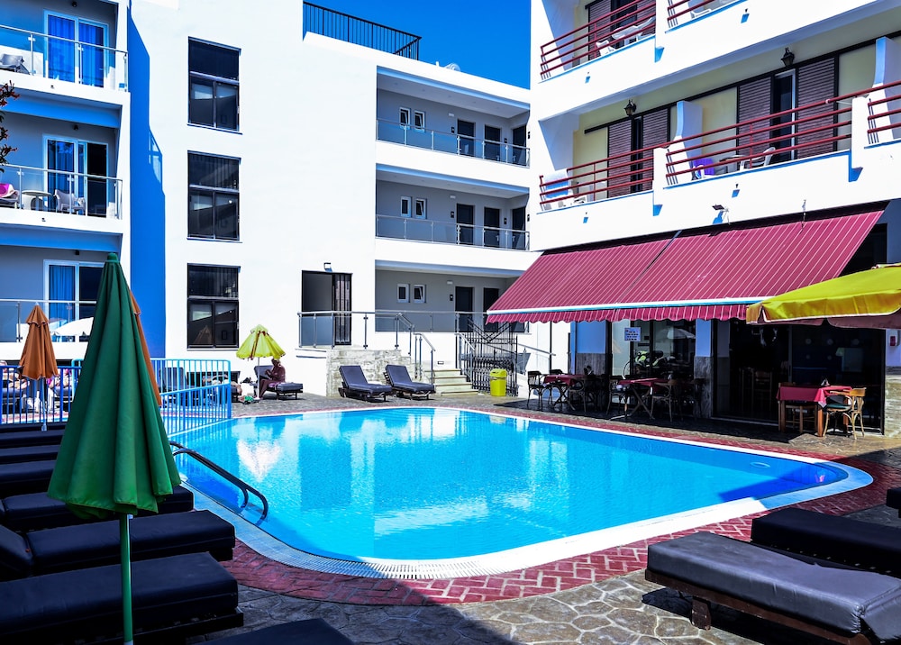 Poseidon Hotel 44/50