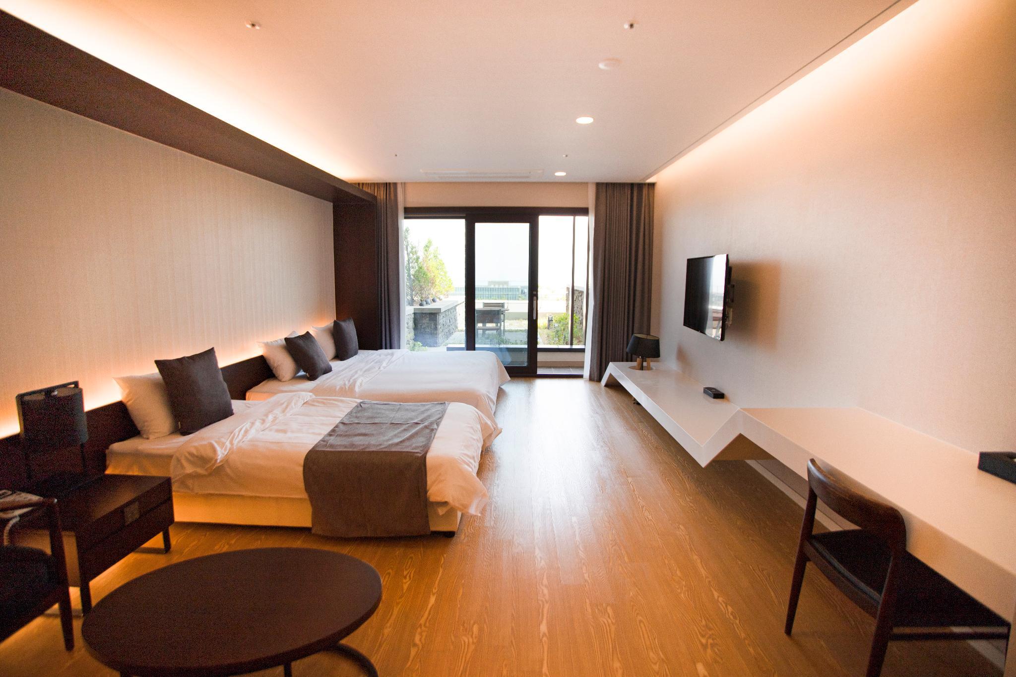 GRAND DELUXE STUDIO