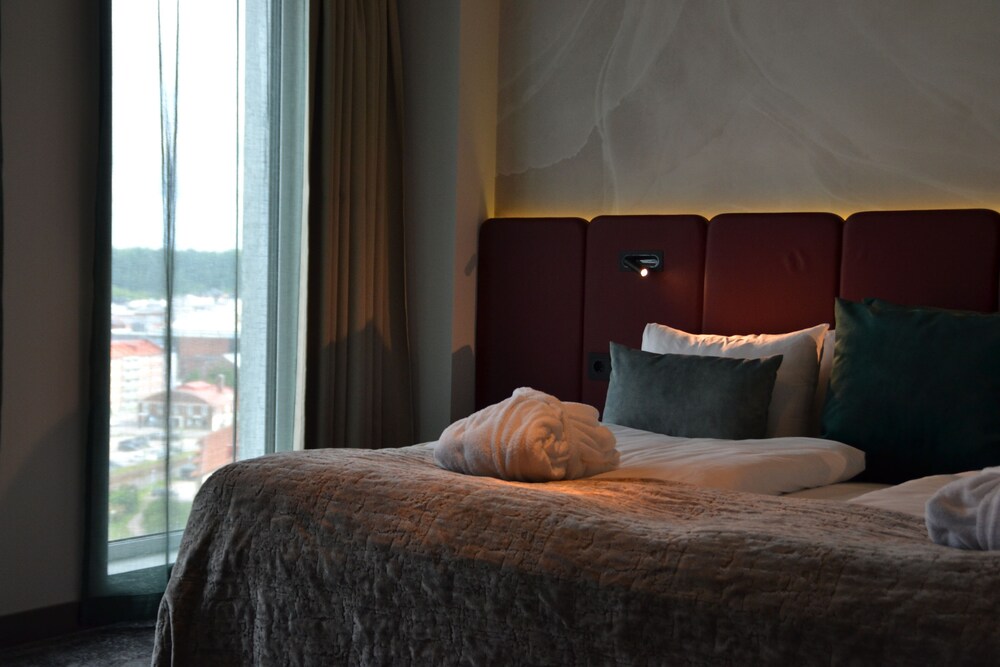 Suite, King Bed, Murphy Bed, Sauna