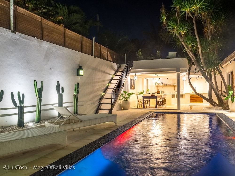 Oberoi Luxury Villas 25/50
