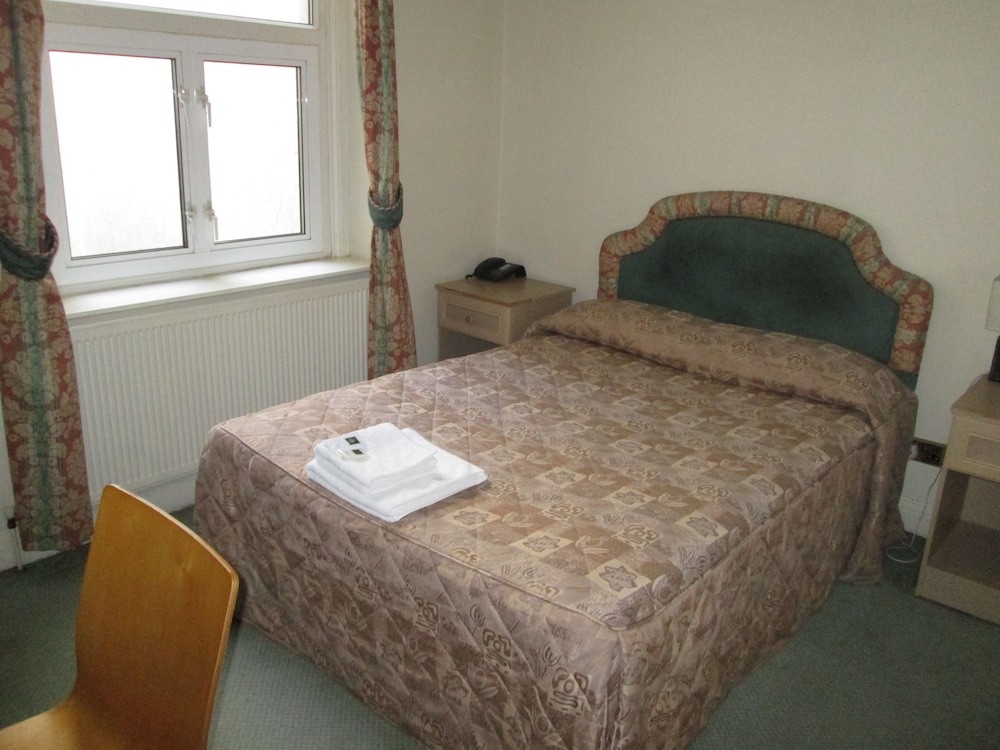 Brompton Hotel 5/60