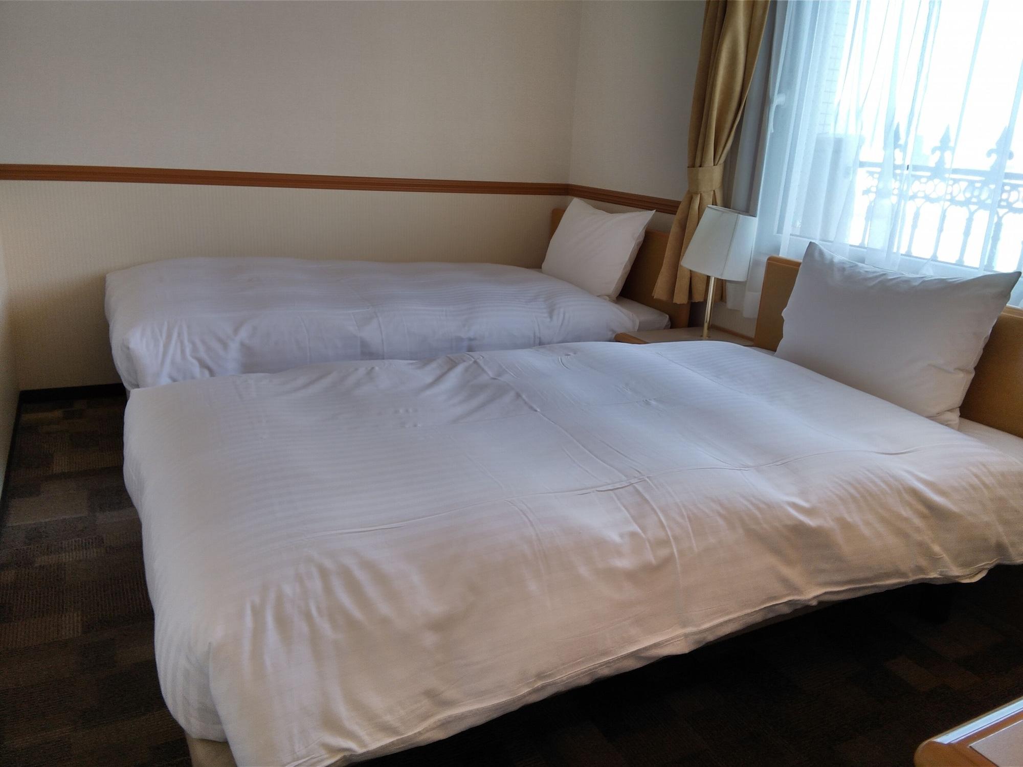 Room, Twin Beds
