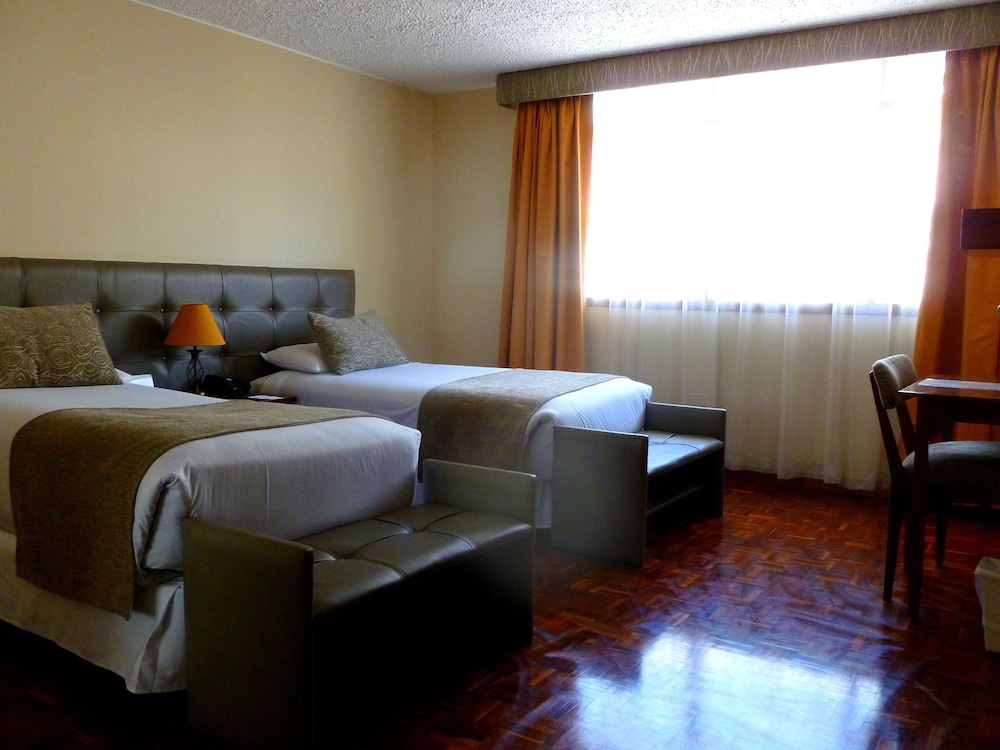 Hotel Embassy 22/57
